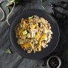 Avena con carote, zucchine, pomodori secchi e cavolfiore