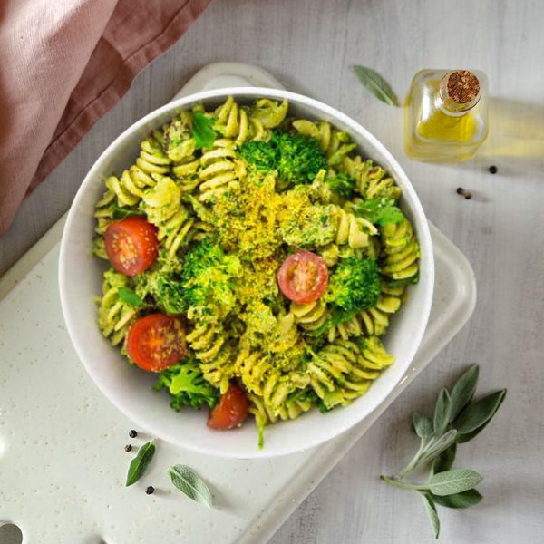 Fusilli di segale bio con verdure e crema di basilico