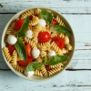 Fusilli di grano saraceno bio con pomodoro fresco e mozzarella veg - immagine 2